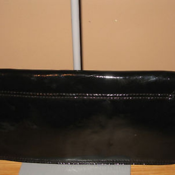 Franco Sarto turnstyle clutch handbag - Picture 4 of 4